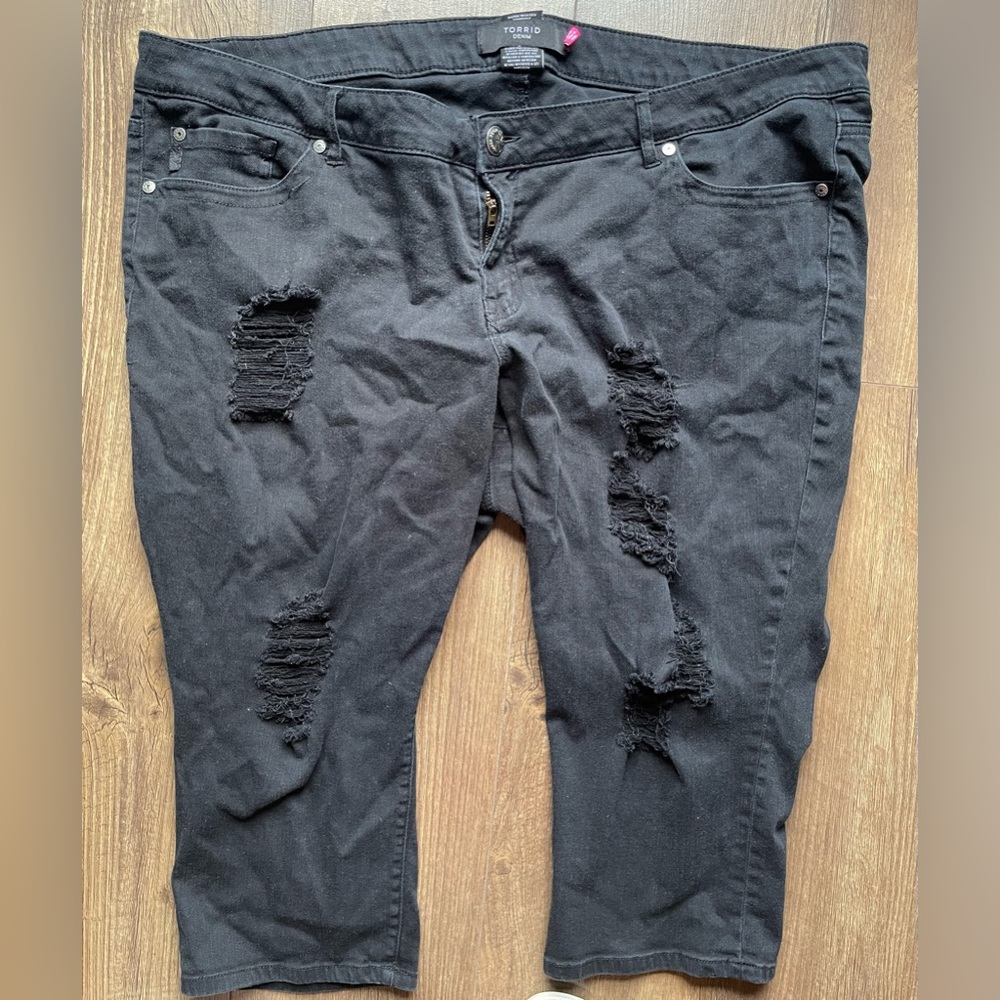 Torrid black capris